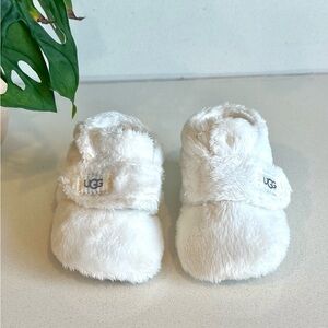 UGG Baby Booties White Size 2/3 | Cozy Winter Slippers | Machine Washable